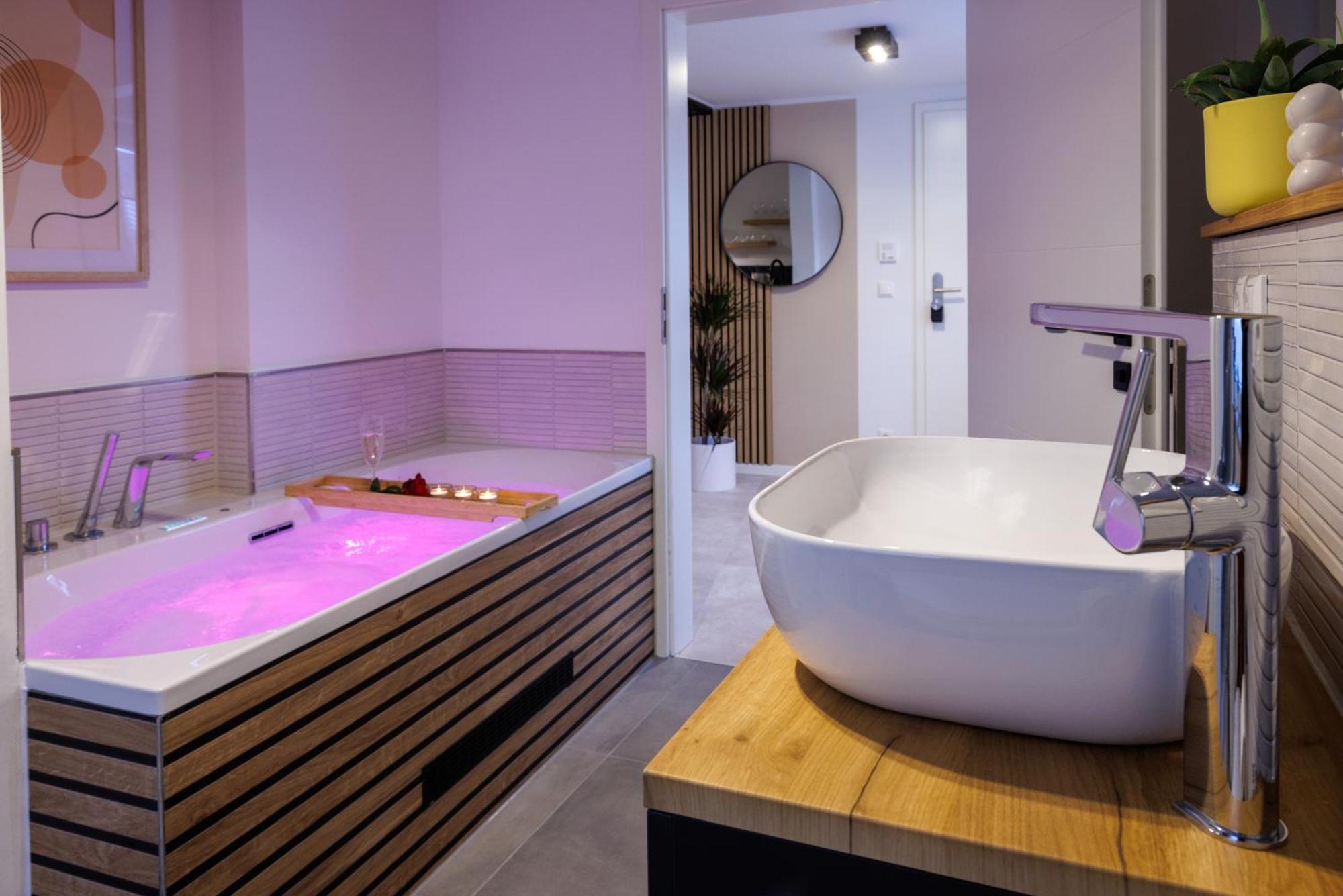 Romantisches Apartment Mit Whirlpool In Bayreuther Fussgaengerzone Dış mekan fotoğraf